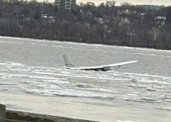 Plane lands in Hudson River south of Newburgh-Beacon bridge, no fatalities