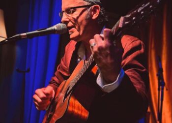 Stephen Johnson plays cosmic bossa nova in Woodstock