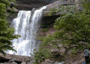 Proposed visitor cap at Kaaterskill Falls pits conservation against tourism